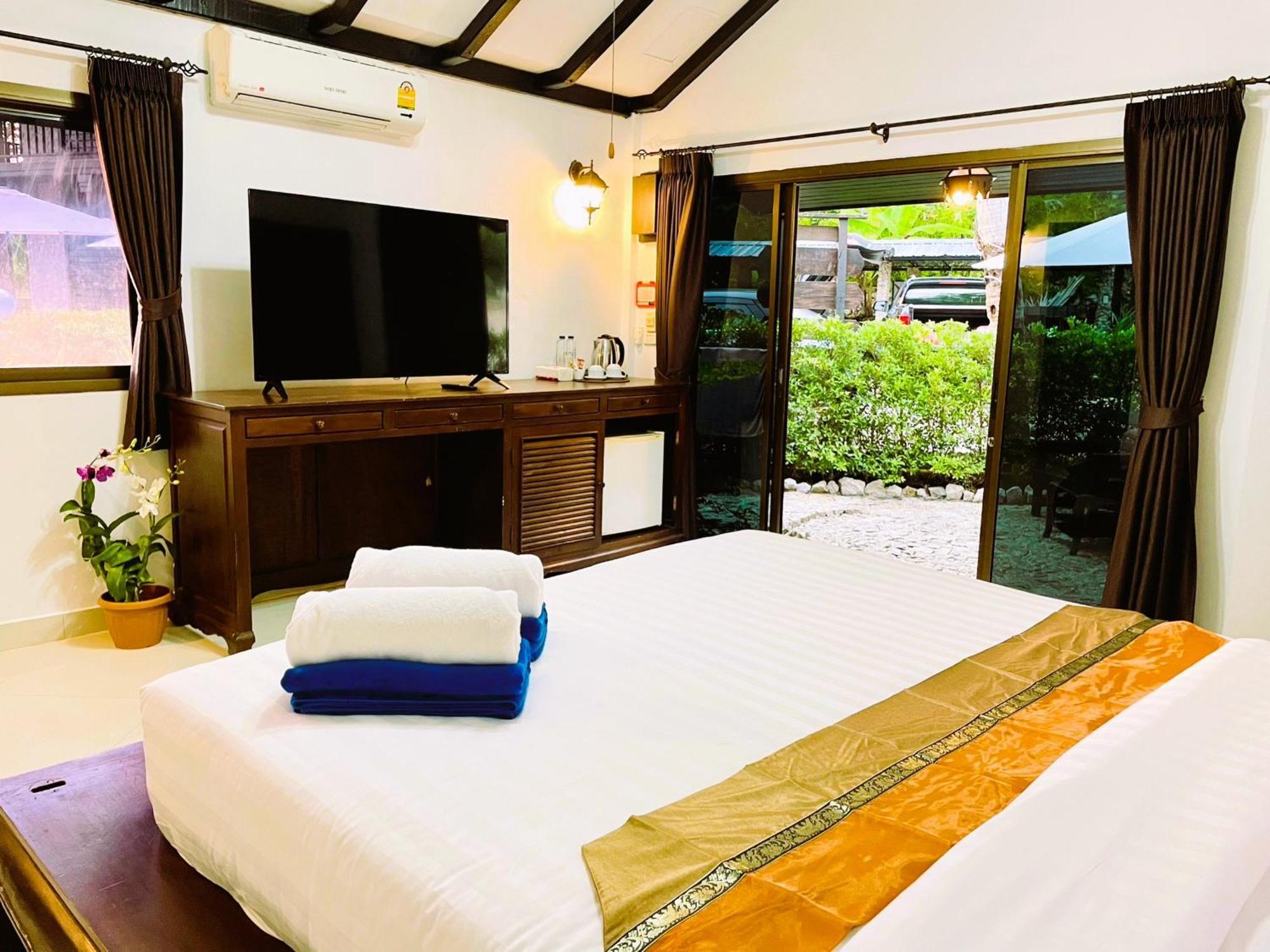 Boomerang Village Resort Kata Екстер'єр фото